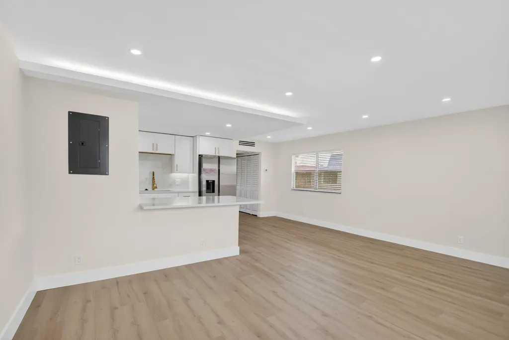 270 Brittany F Delray Beach FL 33446