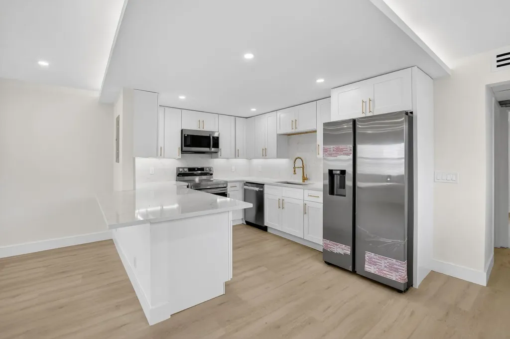 270 Brittany F Delray Beach FL 33446
