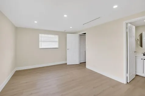 270 Brittany F Delray Beach FL 33446