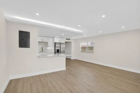 270 Brittany F Delray Beach FL 33446