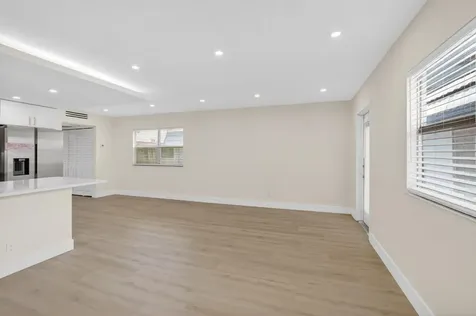 270 Brittany F Delray Beach FL 33446