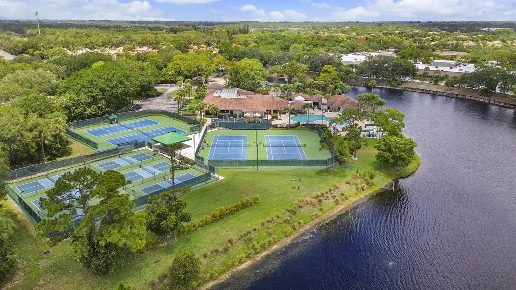 119 Hammocks Court Greenacres FL 33413