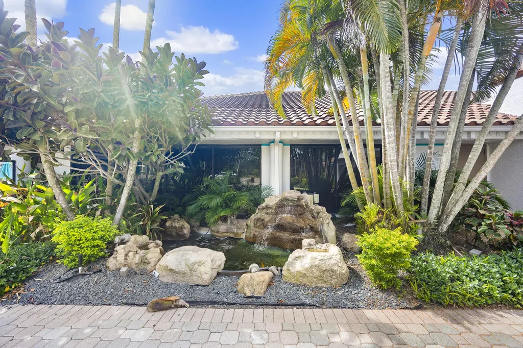 119 Hammocks Court Greenacres FL 33413