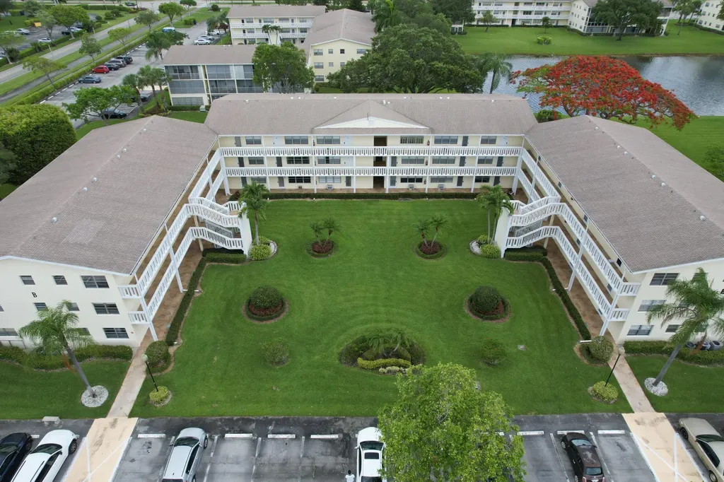 52 Dorset Drive Boca Raton FL 33434