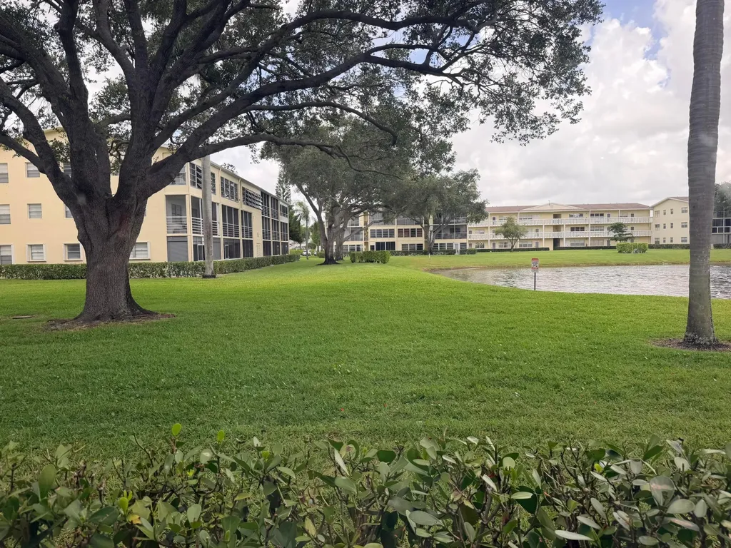 52 Dorset Drive Boca Raton FL 33434