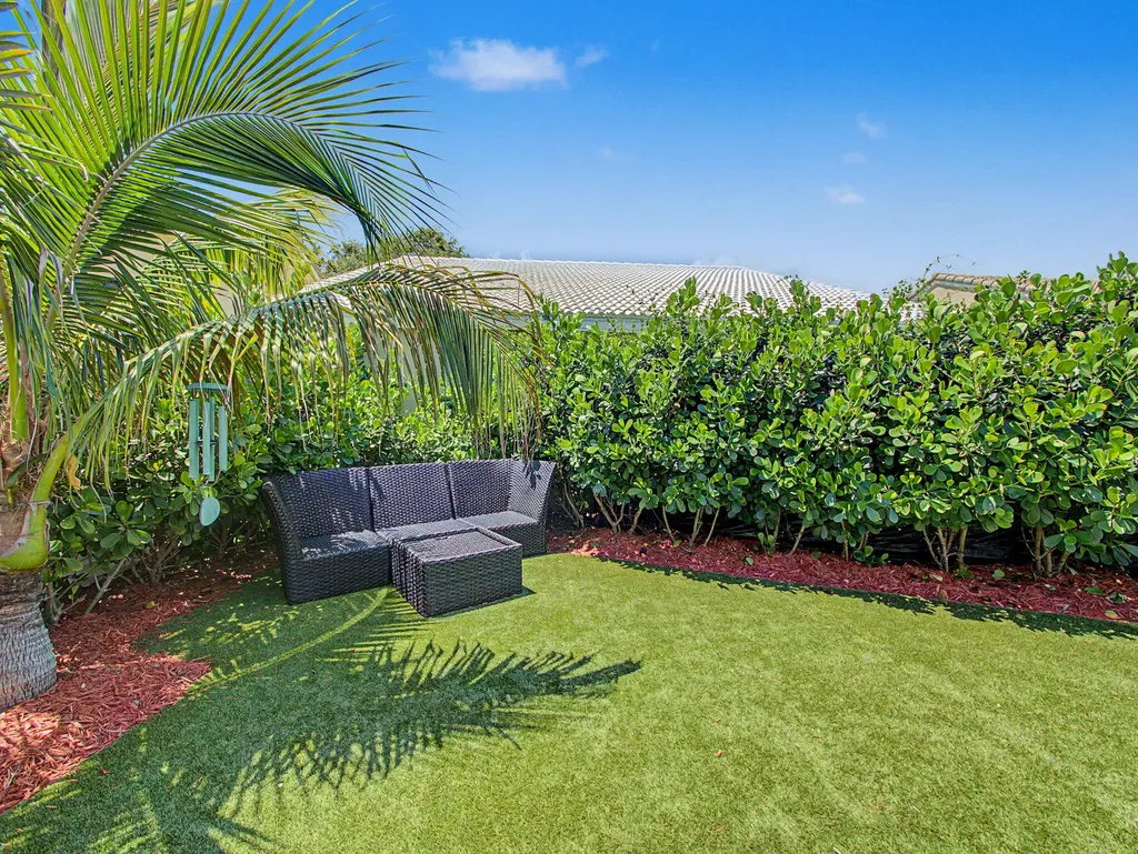 10109 Oak Bark Lane Palm Beach Gardens FL 33410