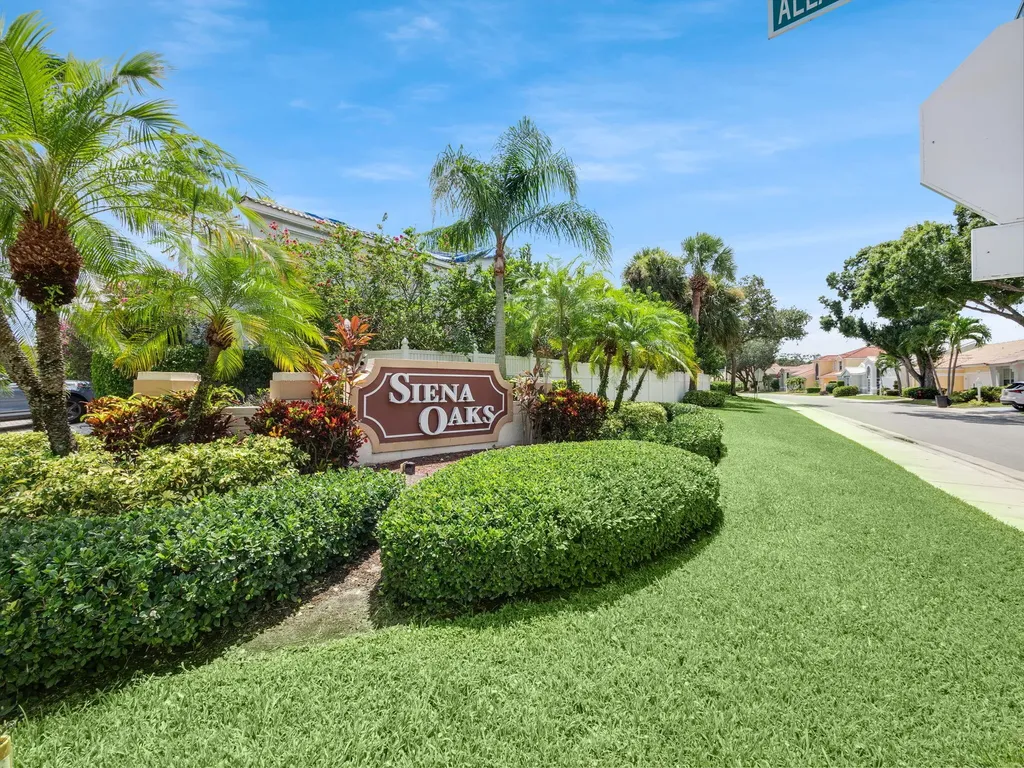 10109 Oak Bark Lane Palm Beach Gardens FL 33410