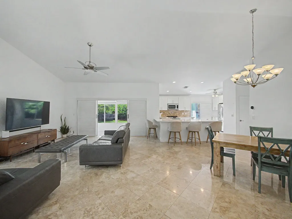 10109 Oak Bark Lane Palm Beach Gardens FL 33410