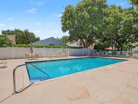 10109 Oak Bark Lane Palm Beach Gardens FL 33410