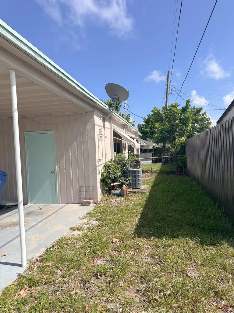 100 NW 52nd Street Fort Lauderdale FL 33309