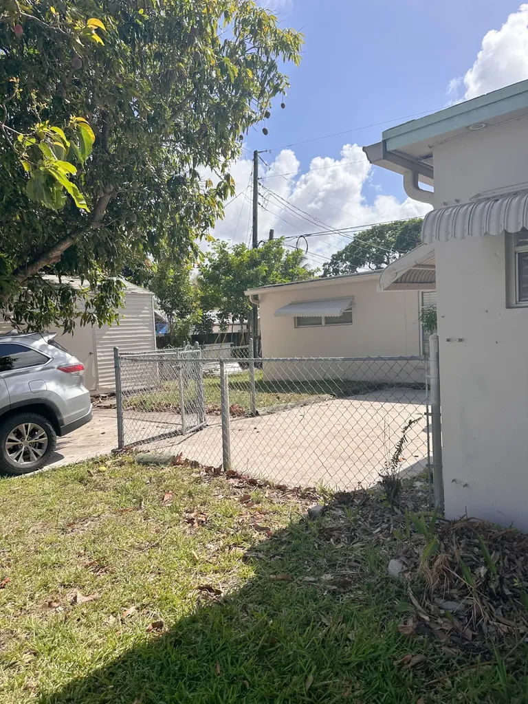 100 NW 52nd Street Fort Lauderdale FL 33309