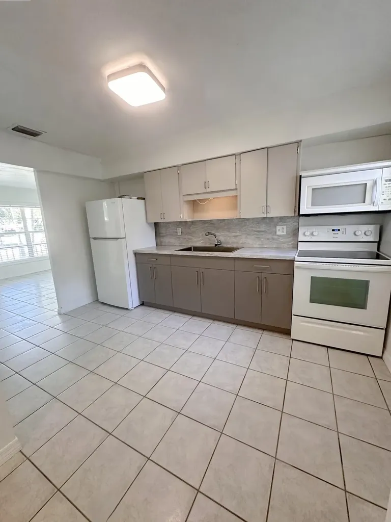 100 NW 52nd Street Fort Lauderdale FL 33309