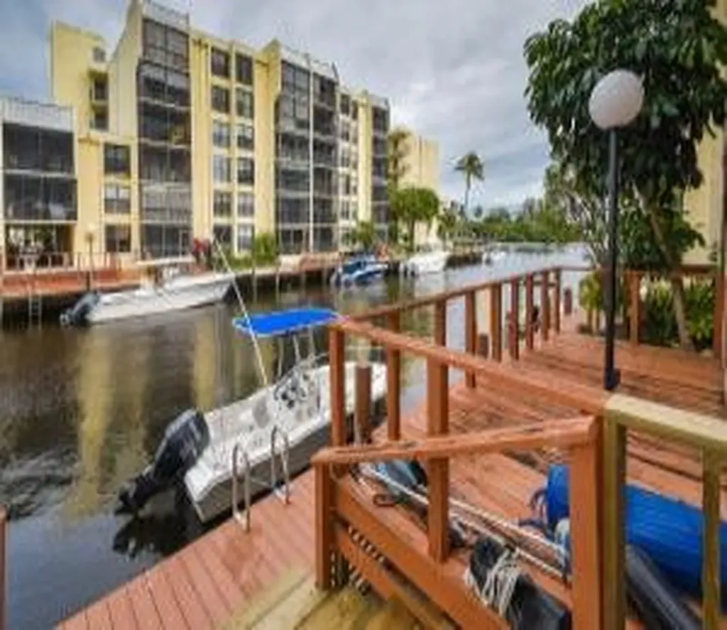 12 Royal Palm Way Boca Raton FL 33432