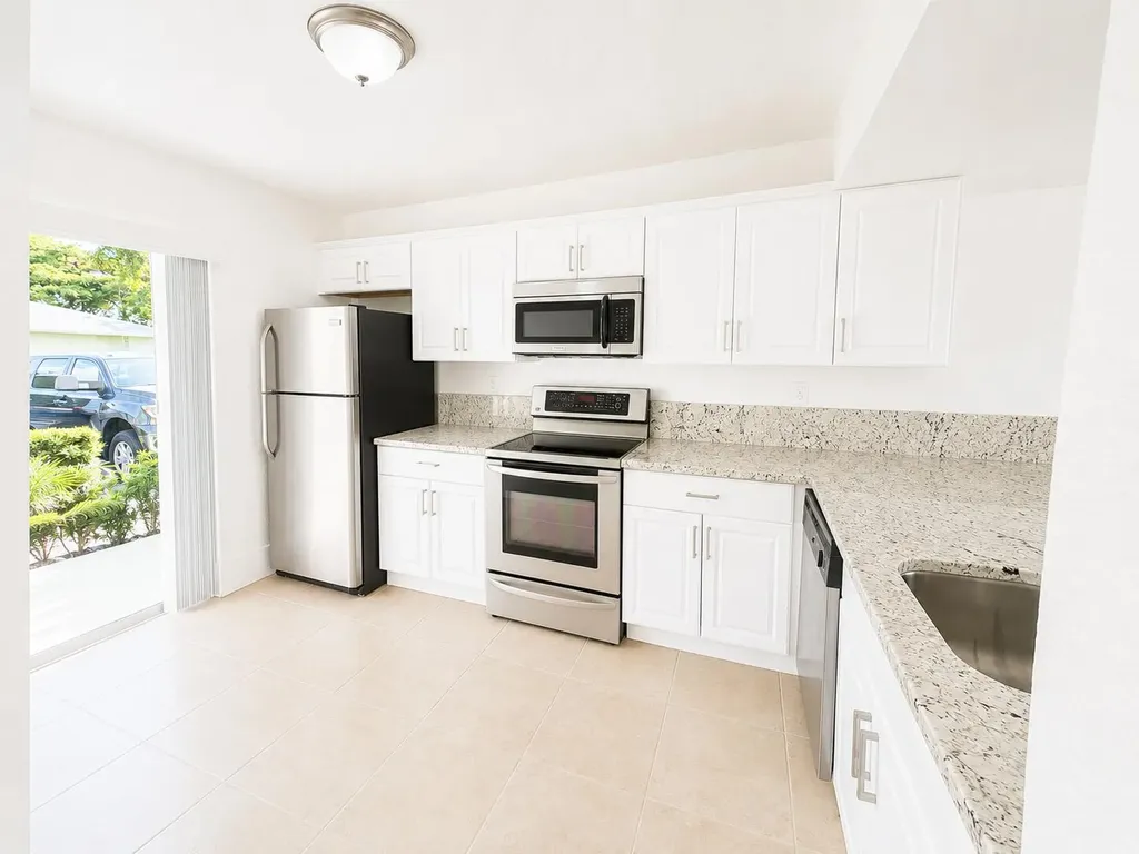 887 Crystal Lake Drive Pompano Beach FL 33064
