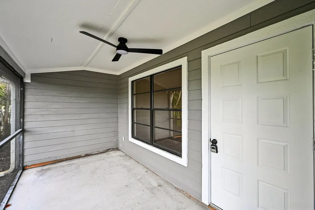 9095 SE Hobe Ridge Avenue Hobe Sound FL 33455