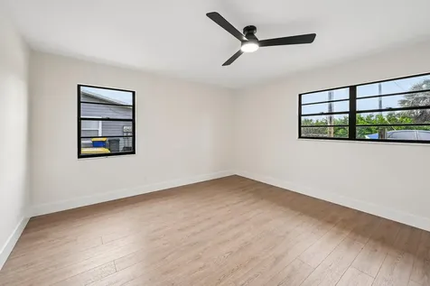 9095 SE Hobe Ridge Avenue Hobe Sound FL 33455
