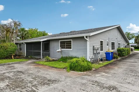 9095 SE Hobe Ridge Avenue Hobe Sound FL 33455