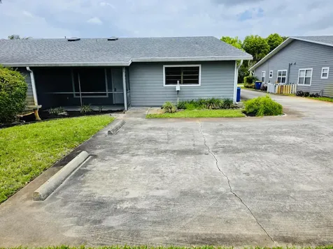 9095 SE Hobe Ridge Avenue Hobe Sound FL 33455