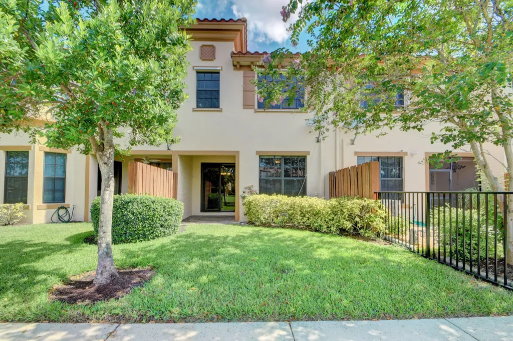 10385 Wellington Parc Drive Wellington FL 33449