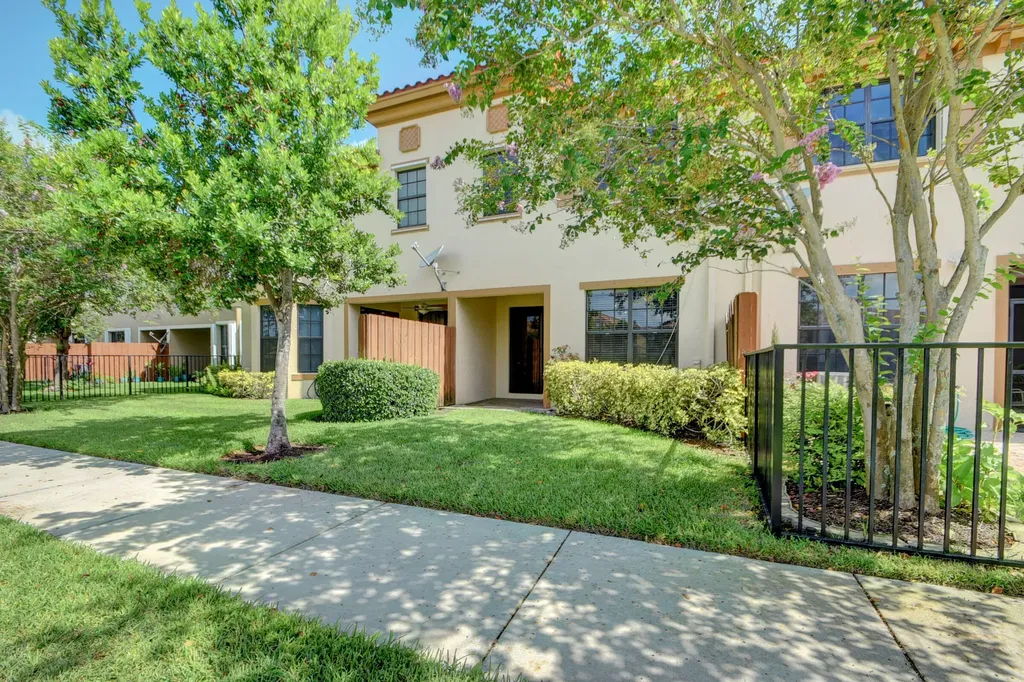 10385 Wellington Parc Drive Wellington FL 33449