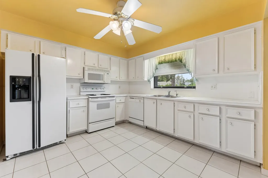 9795 Tabebuia Tree Drive Boynton Beach FL 33436