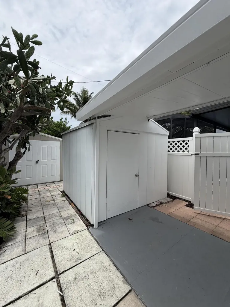 1505 High Ridge Road Lake Worth FL 33461