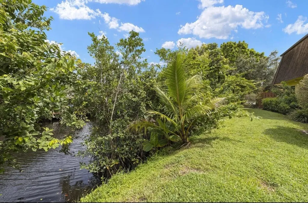 110 N Delaware Boulevard Jupiter FL 33458