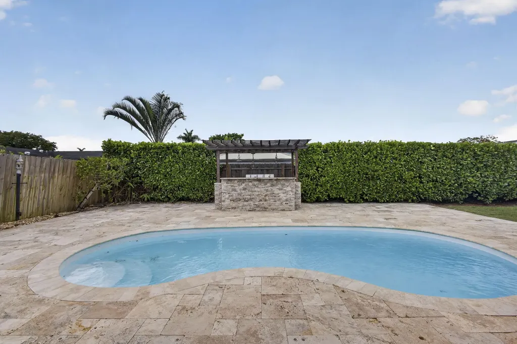 8443 Elaine Drive Boynton Beach FL 33472