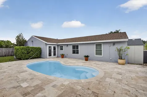 8443 Elaine Drive Boynton Beach FL 33472