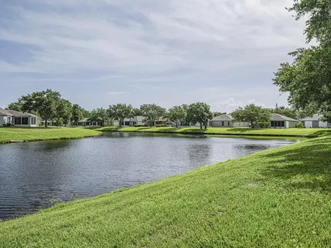 1360 10th Manor Vero Beach FL 32960