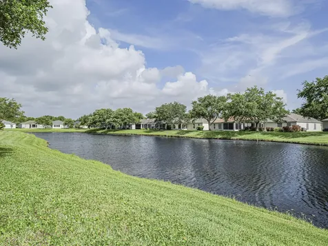 1360 10th Manor Vero Beach FL 32960