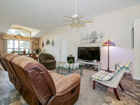 1360 10th Manor Vero Beach FL 32960