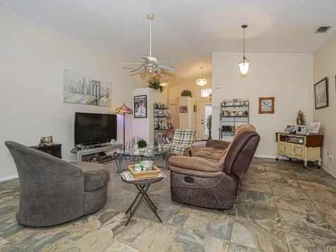 1360 10th Manor Vero Beach FL 32960