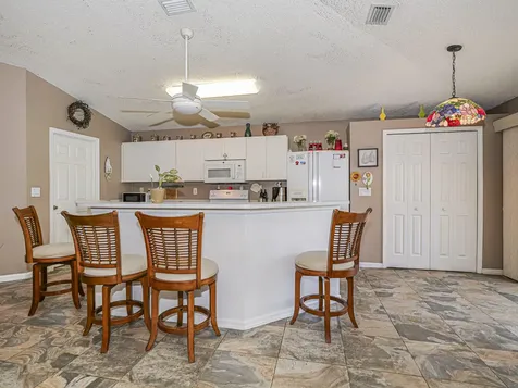 1360 10th Manor Vero Beach FL 32960
