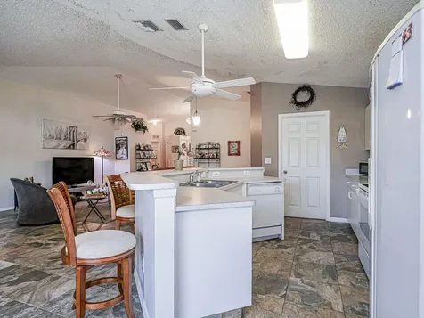 1360 10th Manor Vero Beach FL 32960