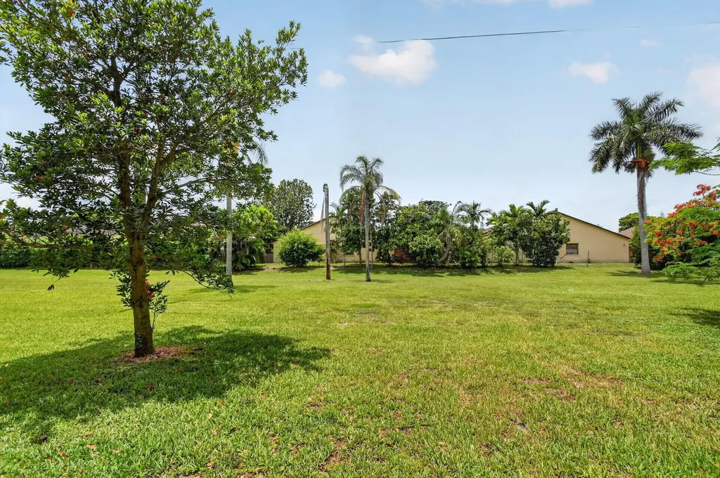 500 Davis Road Palm Springs FL 33461