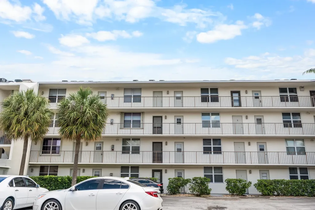 4501 NE 21 Avenue Fort Lauderdale FL 33308