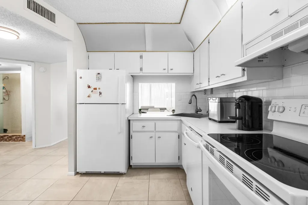 4501 NE 21 Avenue Fort Lauderdale FL 33308
