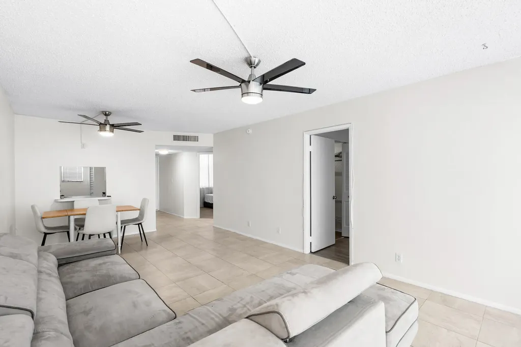 4501 NE 21 Avenue Fort Lauderdale FL 33308