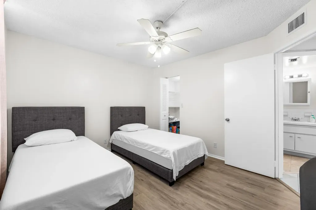 4501 NE 21 Avenue Fort Lauderdale FL 33308