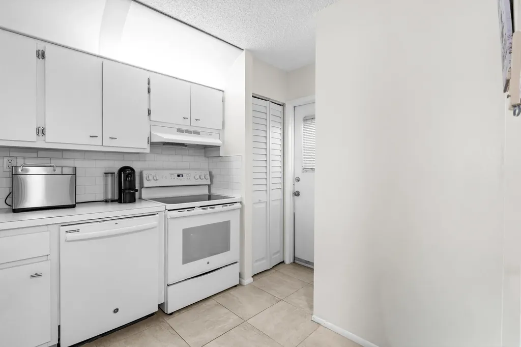 4501 NE 21 Avenue Fort Lauderdale FL 33308