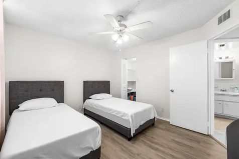 4501 NE 21 Avenue Fort Lauderdale FL 33308