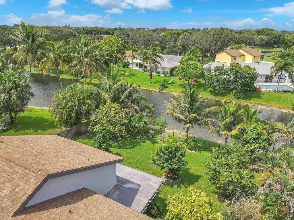 12003 Flicker Way Hollywood FL 33026