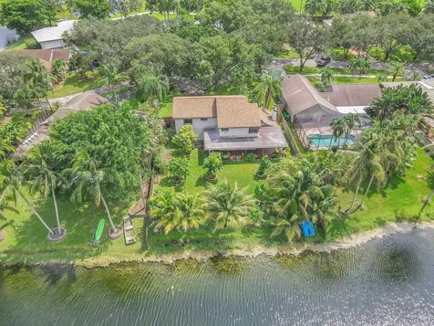 12003 Flicker Way Hollywood FL 33026