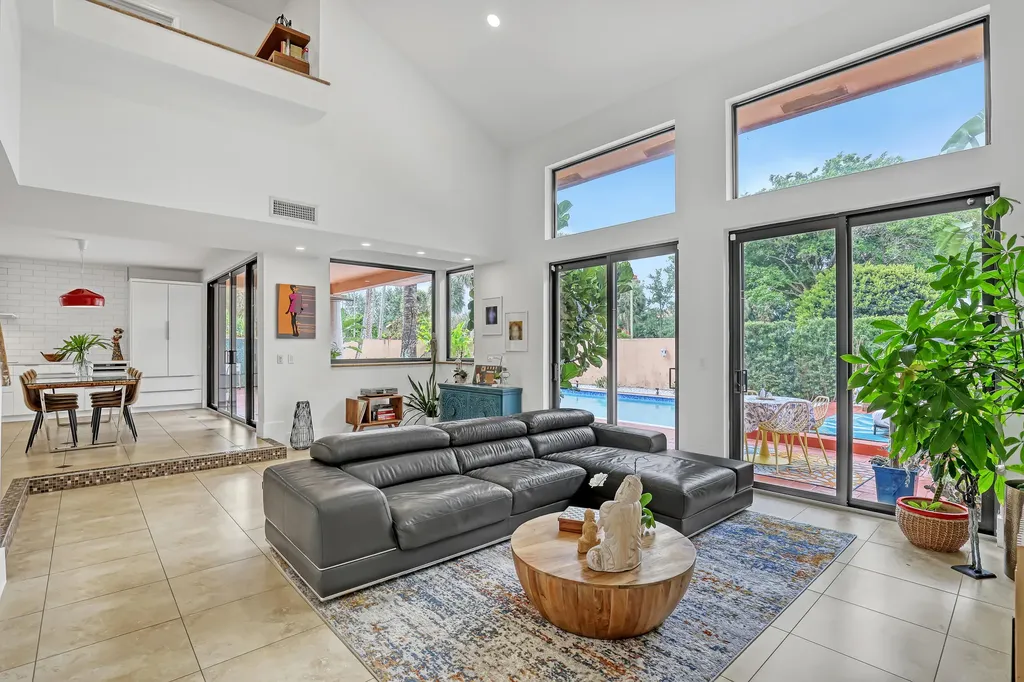 6532 Via Rosa Boca Raton FL 33433