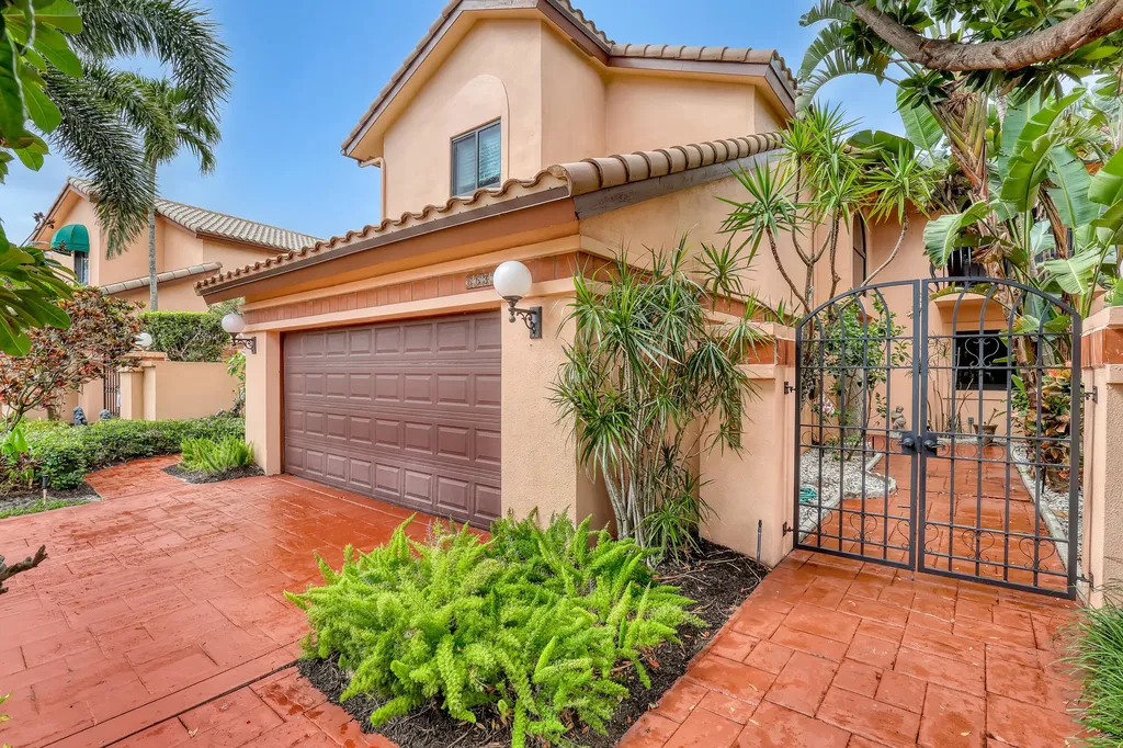 6532 Via Rosa Boca Raton FL 33433