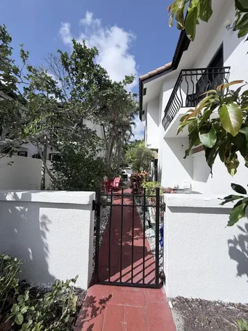 6532 Via Rosa Boca Raton FL 33433