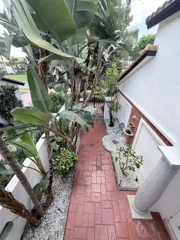 6532 Via Rosa Boca Raton FL 33433