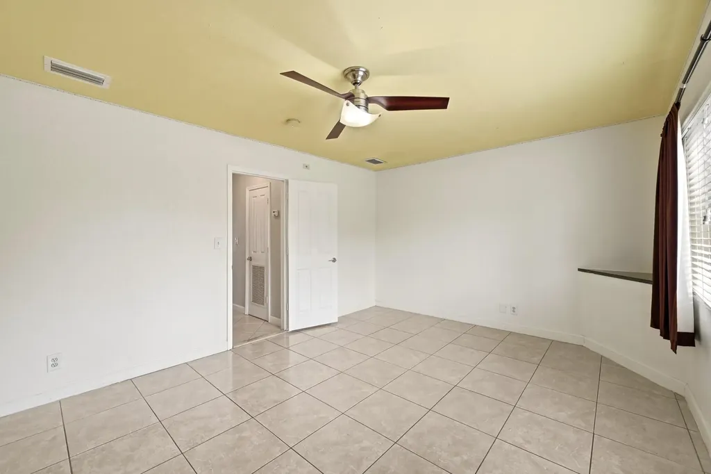 2881 NE 32nd Street Fort Lauderdale FL 33306