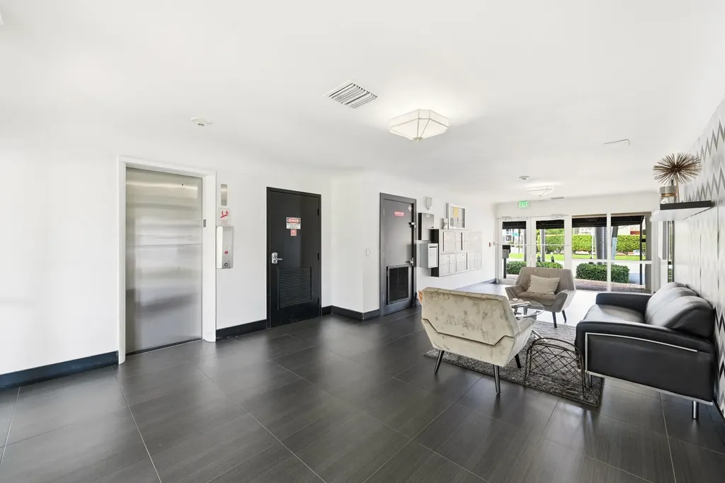 2881 NE 32nd Street Fort Lauderdale FL 33306